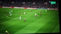Enlace a Carrerón de Mbappé para el desmarque y llegar al balón y 0-2 del PSG en Old Trafford