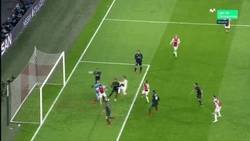 Enlace a El gol anulado al Ajax por fuera de juego, ¿tú qué opinas?