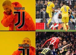 Enlace a Difícil decisión de la Juve: o ninguno es falta o ambos lo son...