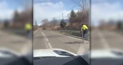 Enlace a La comunidad ciclista felicita al argentino por respetar las normas y el metro y medio mínimo de distancia