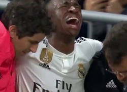 Enlace a Menuda escena en el Bernabéu, por @Llourinho