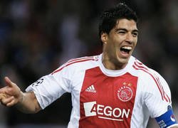 Enlace a Luis Suárez celebró la victoria del Ajax ante el Madrid