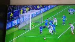 Enlace a Cristiano Ronaldo empata la serie ante el Atlético, doblete del bicho