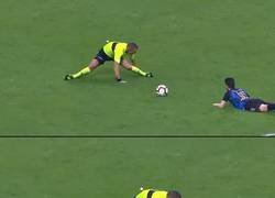 Enlace a Tardó pero aquí están los chops del árbitro del derbi milanés