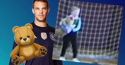 1069620 - Manuel Neuer y su oso de peluche
