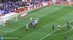 Enlace a Tiro libre de Messi. Ya, no hace falta escribir más.