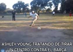 Enlace a El pobre Young parecia que había cortado con su mujer