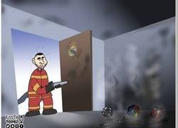 Enlace a El salvador Benzema llega tarde, por @footytoonz