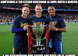 Enlace a Como siempre los jugadores del Barça tan generosos con sus aficionados...