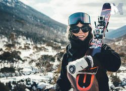 Enlace a La esquiadora que vuela desnuda y lucha contra la censura: 