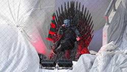 Enlace a Un hincha del Lokomotiv Moscú monta este espectáculo de Juego de Tronos en el campo