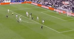 Enlace a El gran gol de van de Beek al Tottenham para adelantar al Ajax
