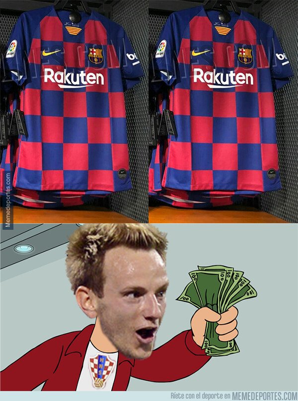 1073160 - El más feliz con la nueva camiseta