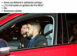 Enlace a Hay prioridad en el coche de Suárez