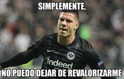 Enlace a El precio de Jovic sube al igual que su balance goleador