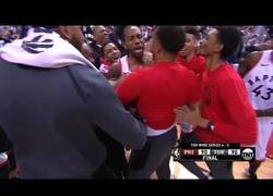Enlace a Kawhi Leornard y la canasta más dramática del año, para meter a los Raptors en la final de Conferencia
