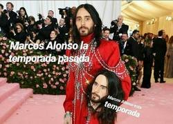 Enlace a Está temporada de Marcos Alonso es de no tener piernas... Ni brazos... Ni cuerpo