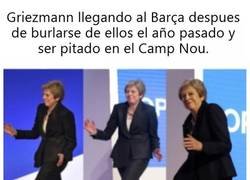 Enlace a Sonriendo a la cámara