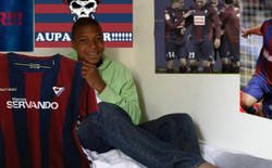 Enlace a Mientras tanto en casa de Mbappe