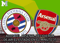 Enlace a El día que unos aficionados del Arsenal decidieron dejar el estadio en el minuto 37 después de que el Reading le endosara 4 goles a su equipo. Lo que sucedió después fue sencillamente increíble y ellos se lo perdieron