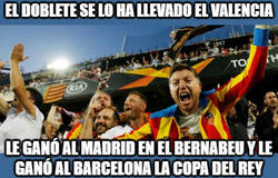 Enlace a Trementa temporada del Valencia que conquista un doblete inesperado
