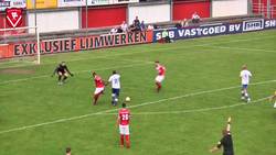 Enlace a Un árbitro ha marcado gol en los Países Bajos. La norma dice que en caso de tocar el balón actúa como poste