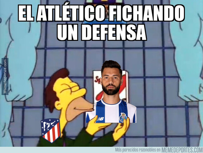 1076414 - Por fin tienen a alguien a quien poner en la línea defensiva