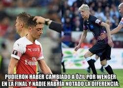 Enlace a Wenger vs Özil. ¿Quién gana?