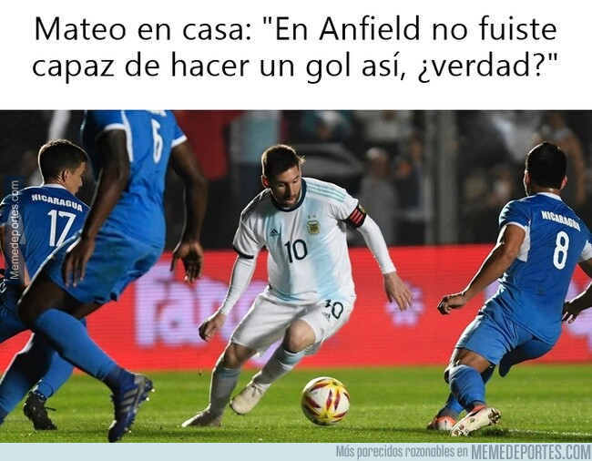 1077489 - Mateo viendo a papá en casa y trolleando una vez más 