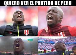 Enlace a Advíncula se deja los pulmones en el himno nacional