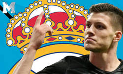 Enlace a Sorpresivamente el único jugador que sonríe en la web del Real Madrid es ÉL