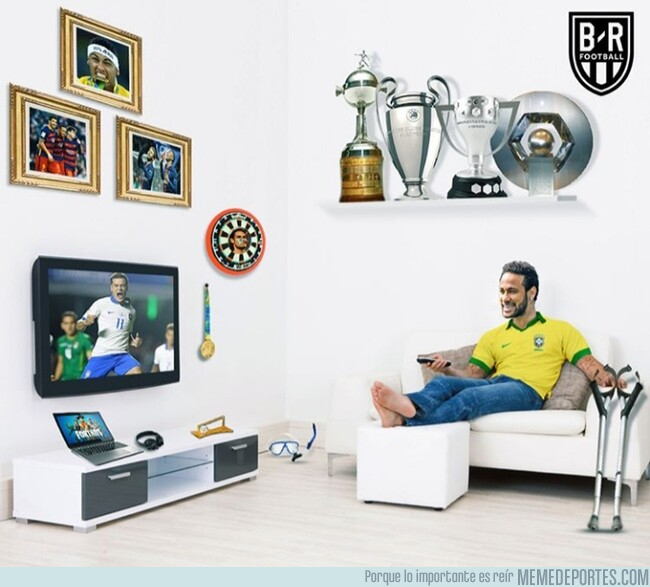 1078177 - Neymar disfrutó del debut de Brasil desde su casa, por @brfootball