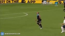 Enlace a El pase de Roberto Carlos, quien tuvo, retuvo