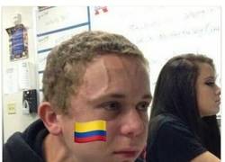 Enlace a Los colombianos durante el partido de anoche