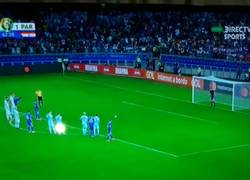 Enlace a Un fanático argentino usó a Liberman como antigafe en el penalti de Paraguay