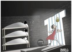 Enlace a Messi es preso de la cárcel albiceleste, por @footytoonz