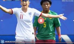 Enlace a Augustine Ejangue escupe a una rival inglesa. Accidente o 'guarrería'.