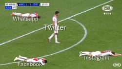 Enlace a El Ajax predijo las redes sociales de hoy