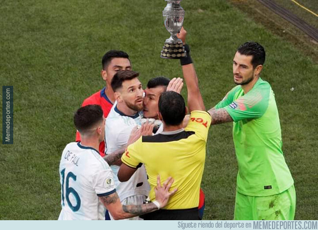 1080355 - El arbitro es un malvado