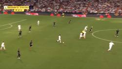 Enlace a El partido de youtubers del Bernabéu nos dejó esta joyita de DjMaRiiO al puro estilo Benzema vs Atleti