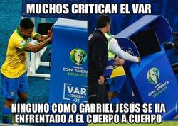 Enlace a Gabriel Jesús es el único que se ha atrevido a hacerle frente