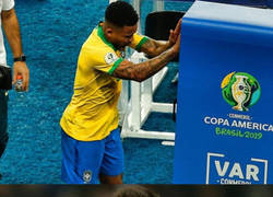 Enlace a Messi hubiese agredido con más fuerza al VAR