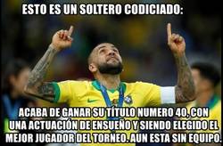 Enlace a Dani Alves lo petaría en Tinder ahora mismo