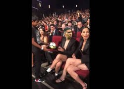 Enlace a No Look Signing, Firmino a lo Rapinoe