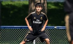 Enlace a Todo el mundo en el vestuario del Madrid está alucinando con esto de Kubo, la estrella japonesa