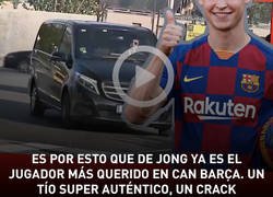 Enlace a Es por esto que De Jong ya es el jugador más querido en Can Barça. Un tío super auténtico, un crack