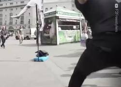 Enlace a El reto que todos intentan: ¿Serías capaz de saltar 2,65 metros y superar a Cristiano?