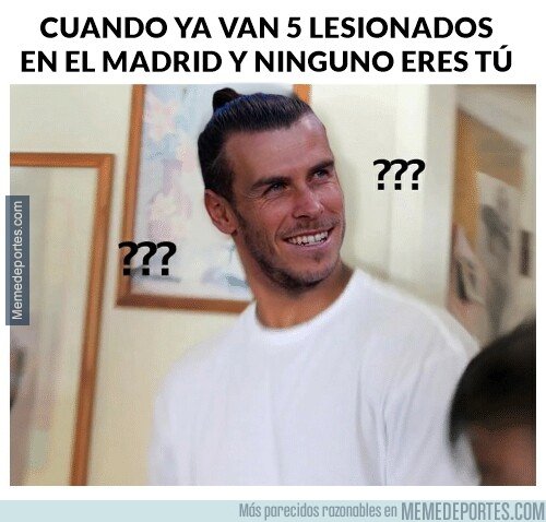1082348 - Se encontró una rosa blanca por ahí...