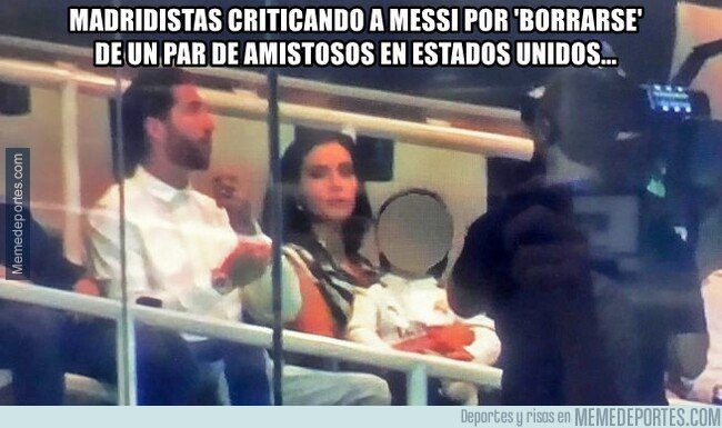 1082784 - Tienes un pedazo de astilla en tu propio ojo