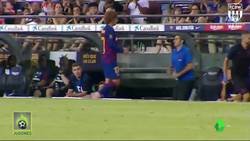 Enlace a La gran polémica de la pretemporada: Messi ni mira a Griezmann cuando se va al banquillo del Barça
